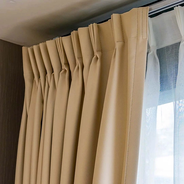Pinch pleat blackout